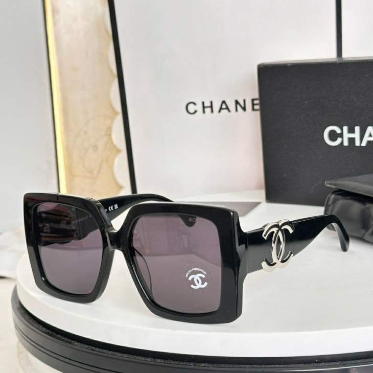 Picture of Chanel Sunglasses _SKUfw77644292fw